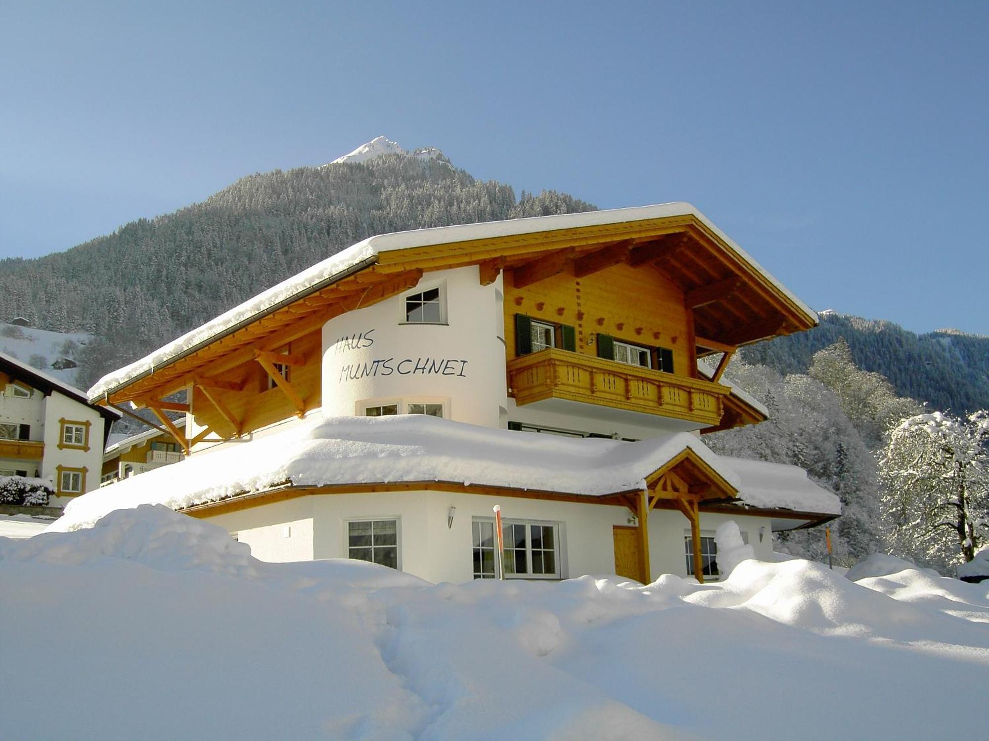 Haus Muntschnei Apartment Sankt Gallenkirch Exterior foto