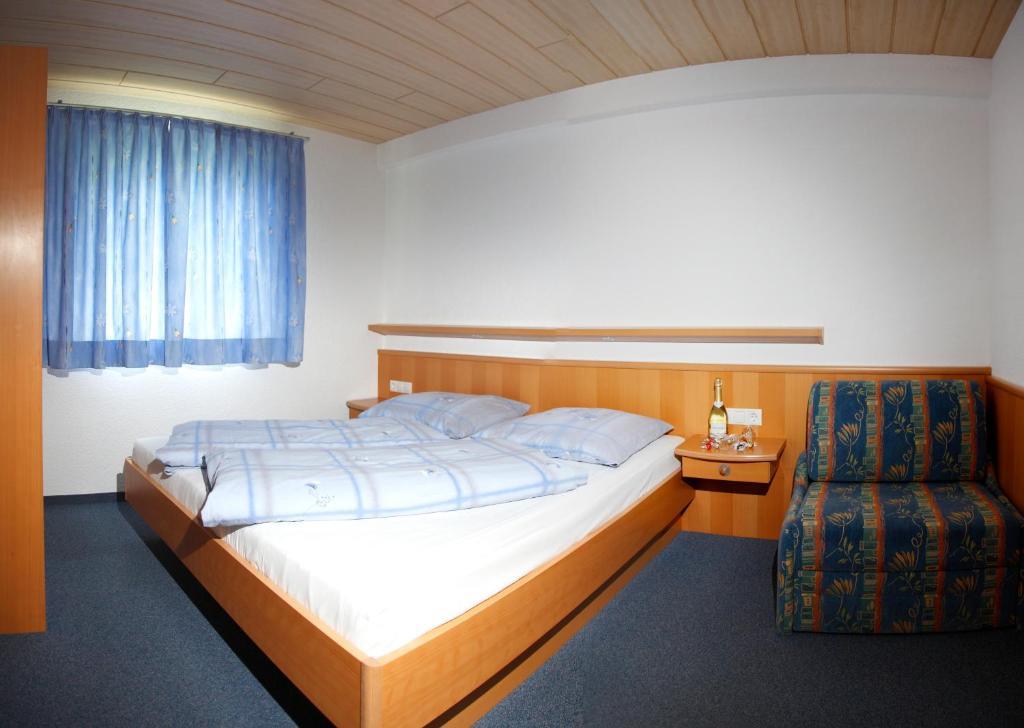 Haus Muntschnei Apartment Sankt Gallenkirch Cameră foto